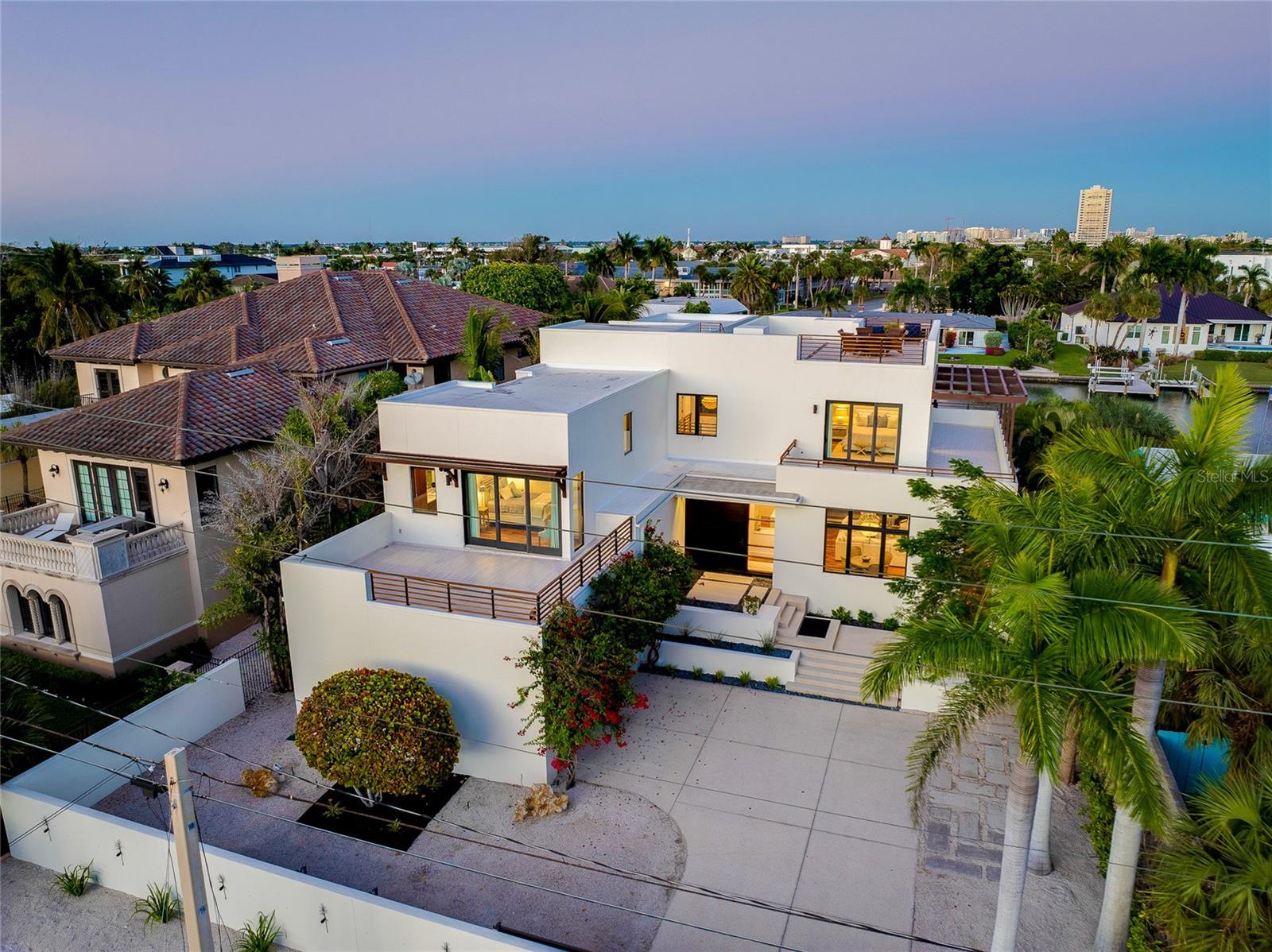 LIDO BEACH - Residential