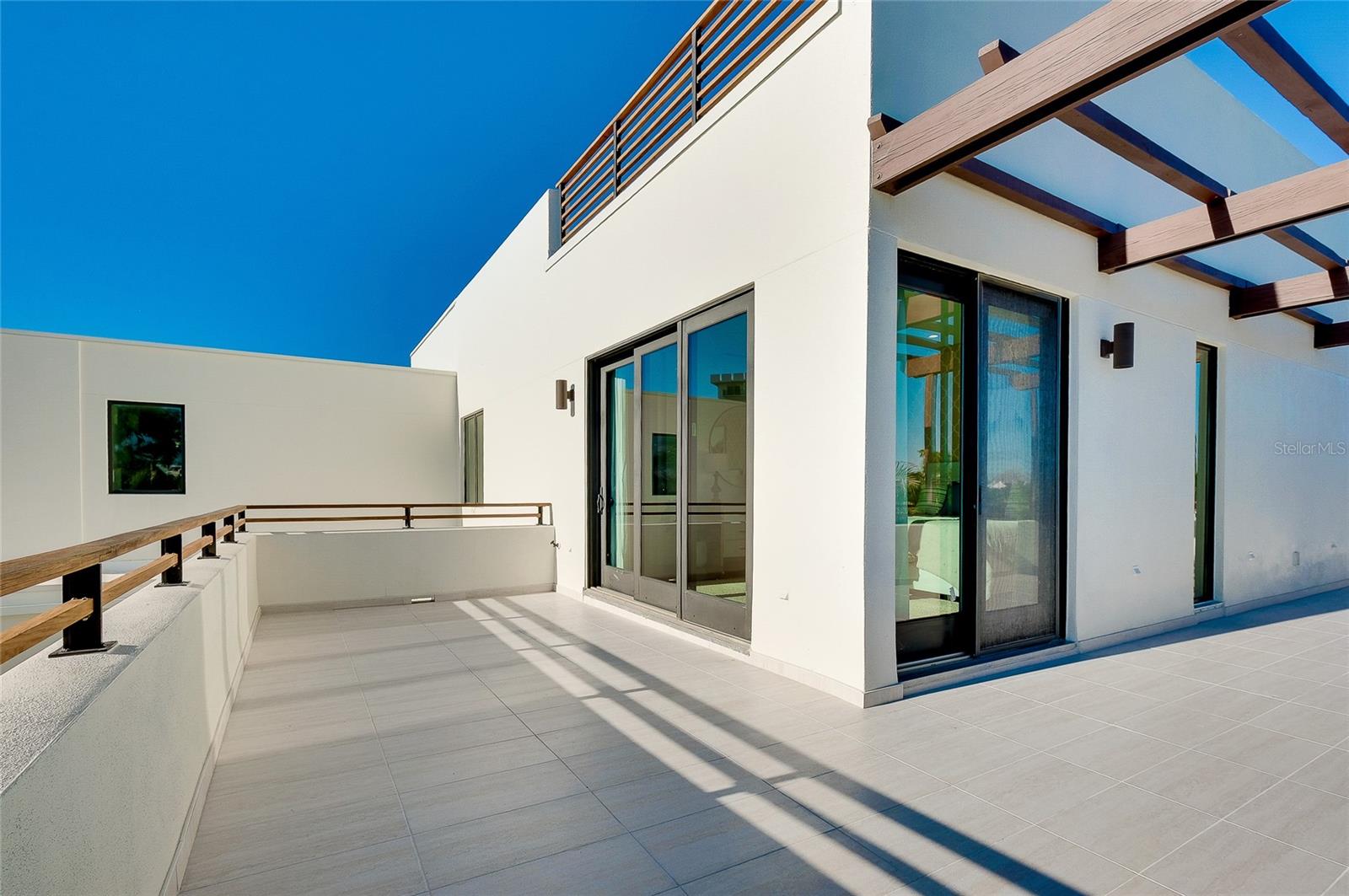 LIDO BEACH - Residential