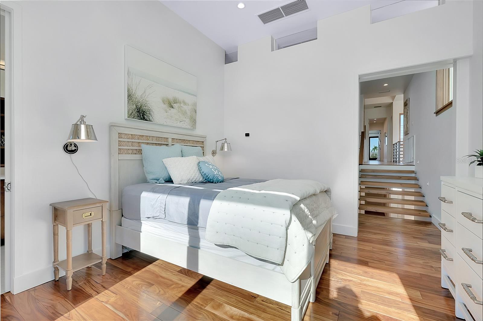 LIDO BEACH - Residential