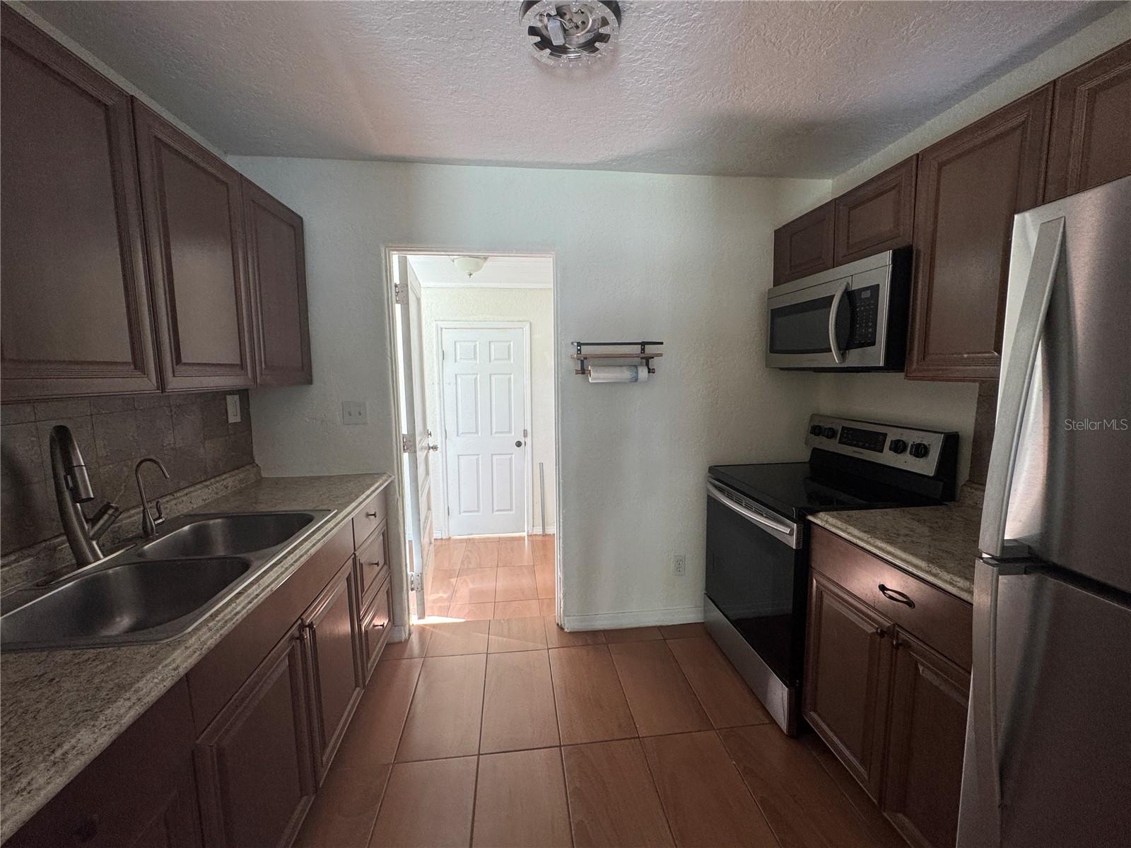 OAKWOOD PARK - Residential Lease