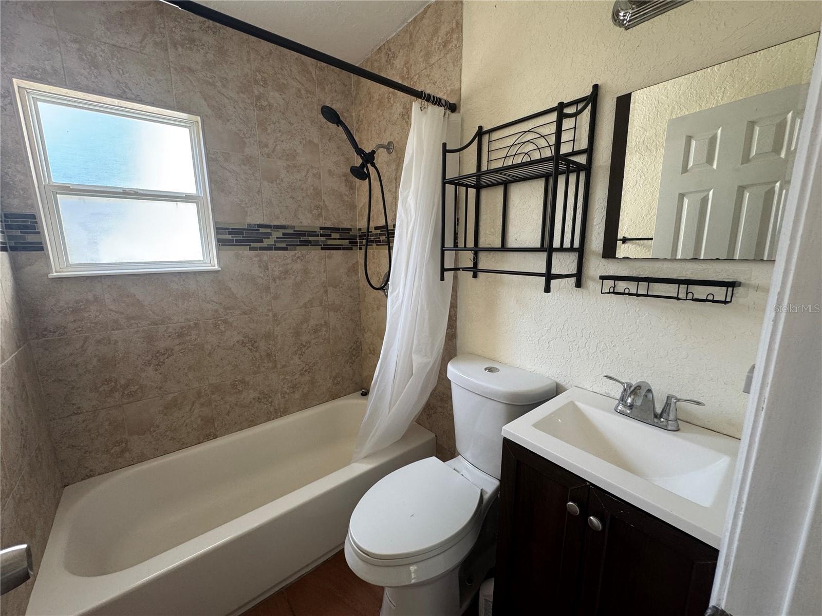 OAKWOOD PARK - Residential Lease