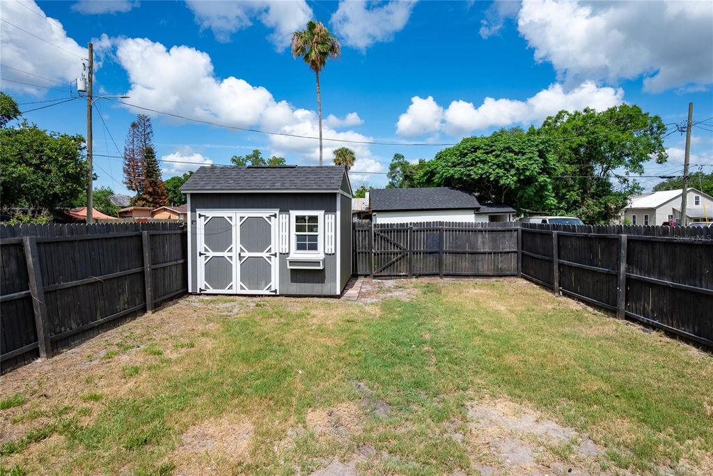 Photo of 922 Delaware Avenue, Saint Cloud, FL 34769 (MLS # O6409604)