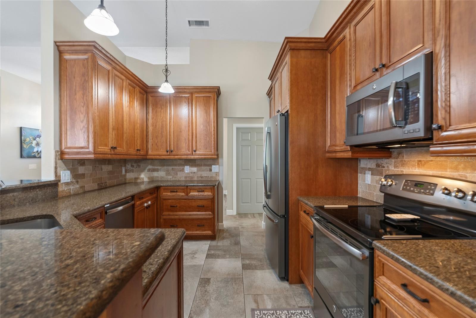 PALM COVE ESTATES - Residential