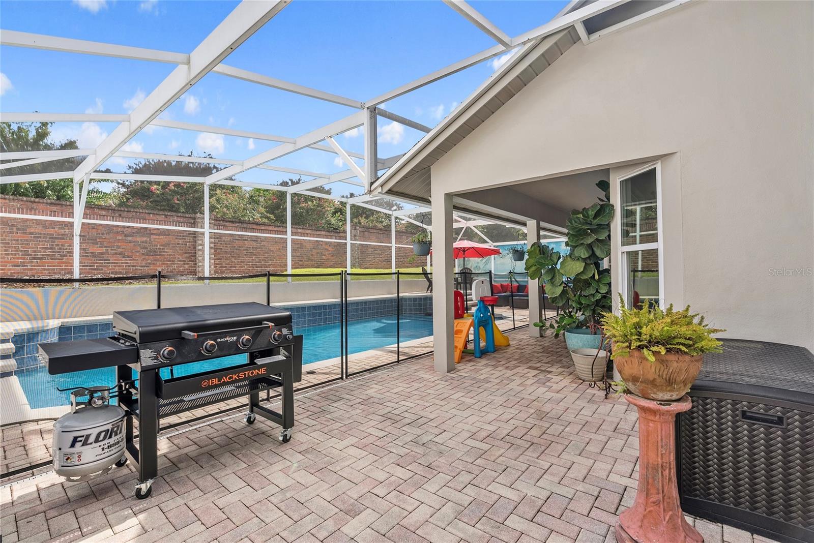 PALM COVE ESTATES - Residential