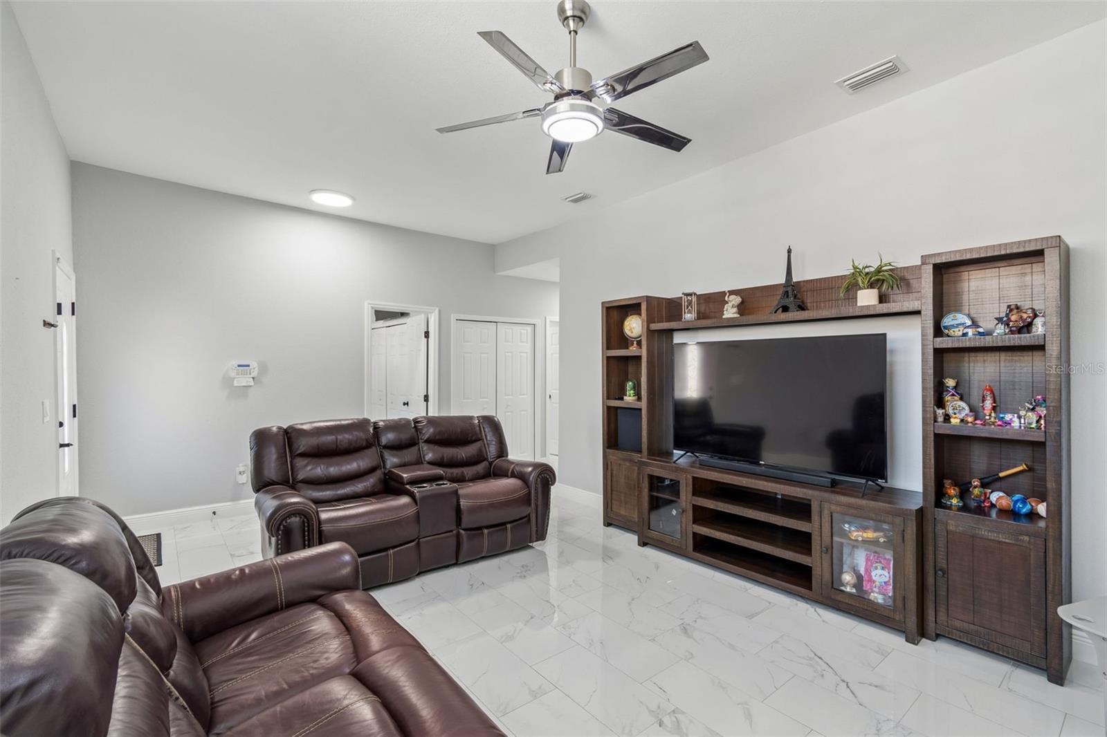 HOMELANDS - Residential