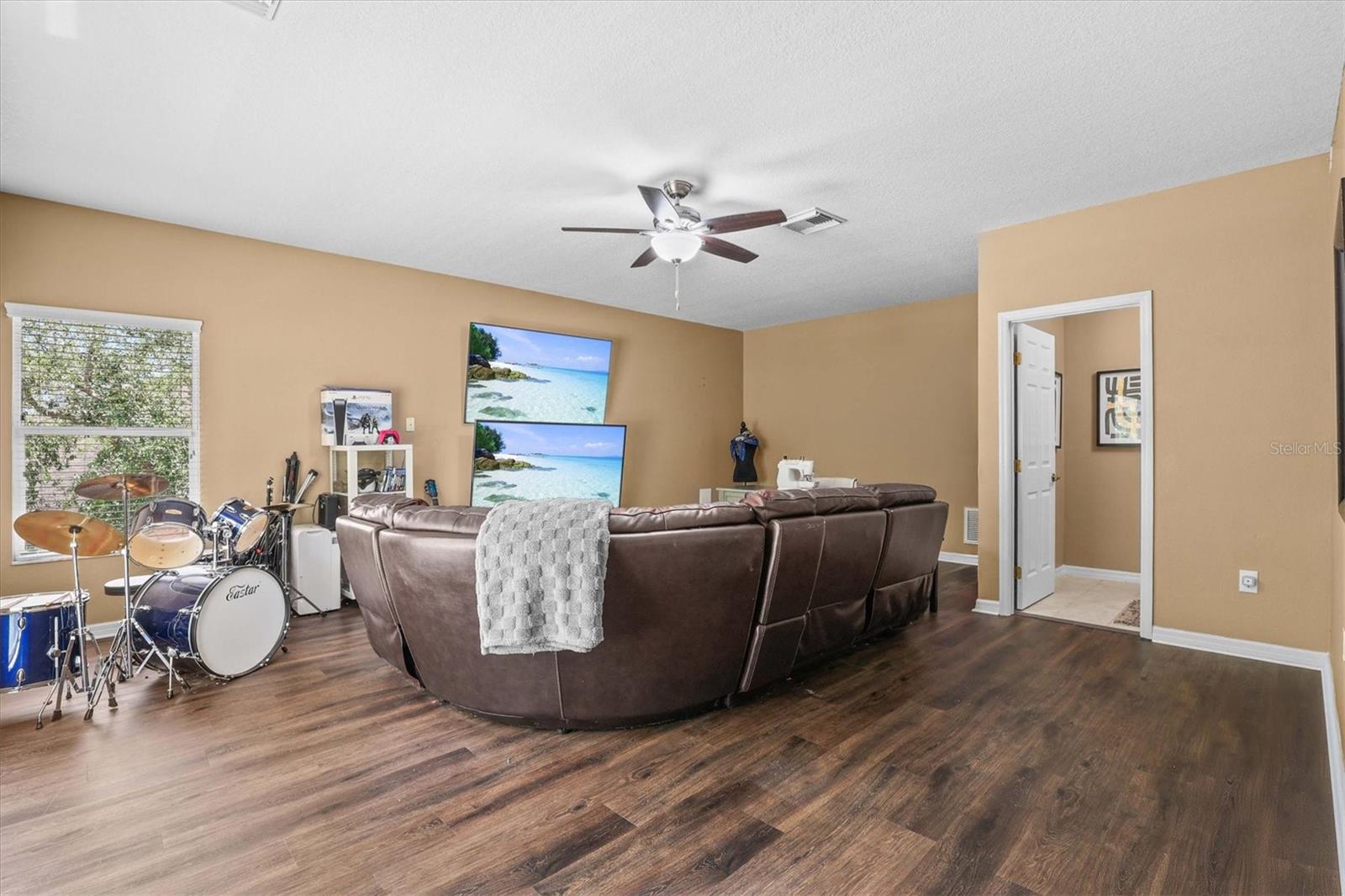 WEST MEADOWS PRCLS 21 & 22 - Residential