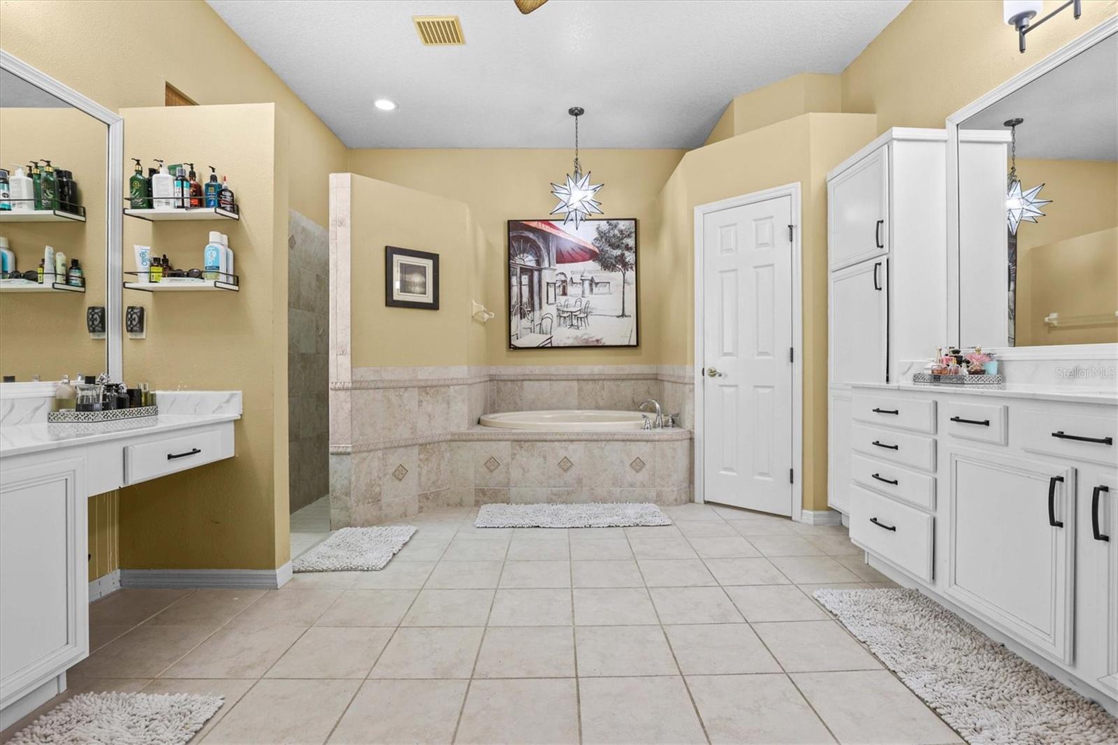 WEST MEADOWS PRCLS 21 & 22 - Residential