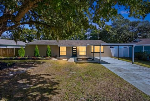 Photo of 613 Highview Circle N, Brandon, FL 33510 (MLS # TB8458819)