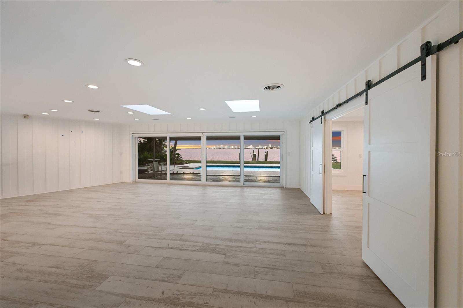 BAY ISLAND - Residential