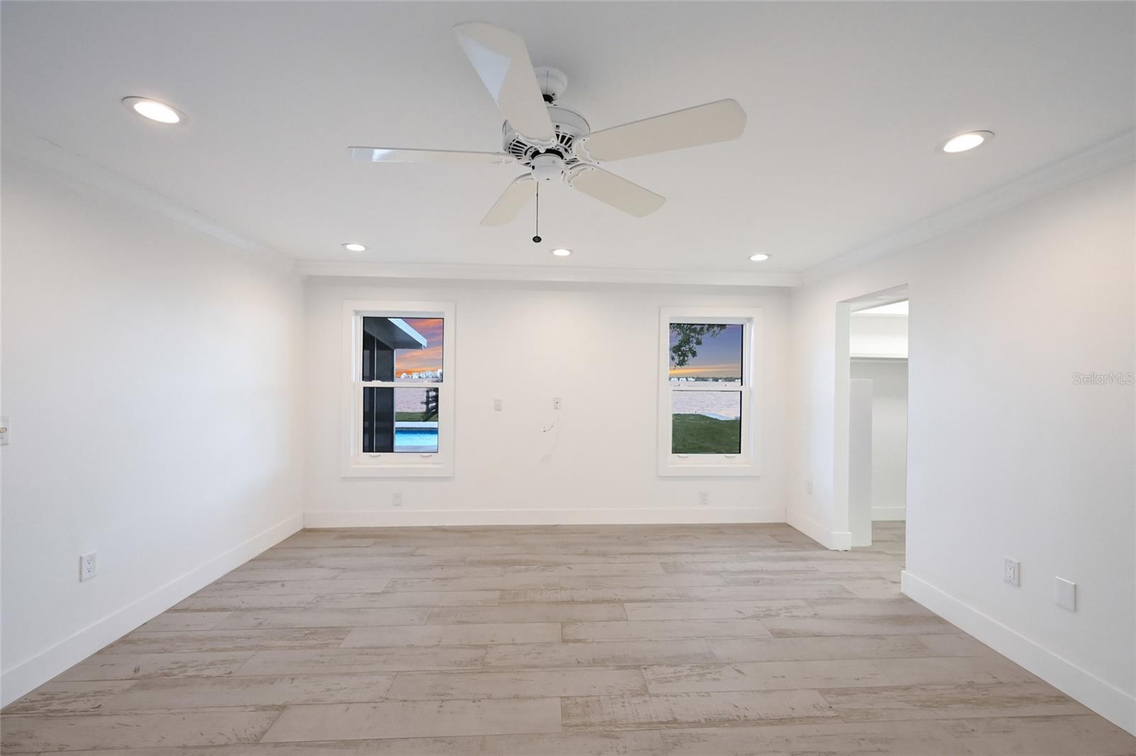 BAY ISLAND - Residential