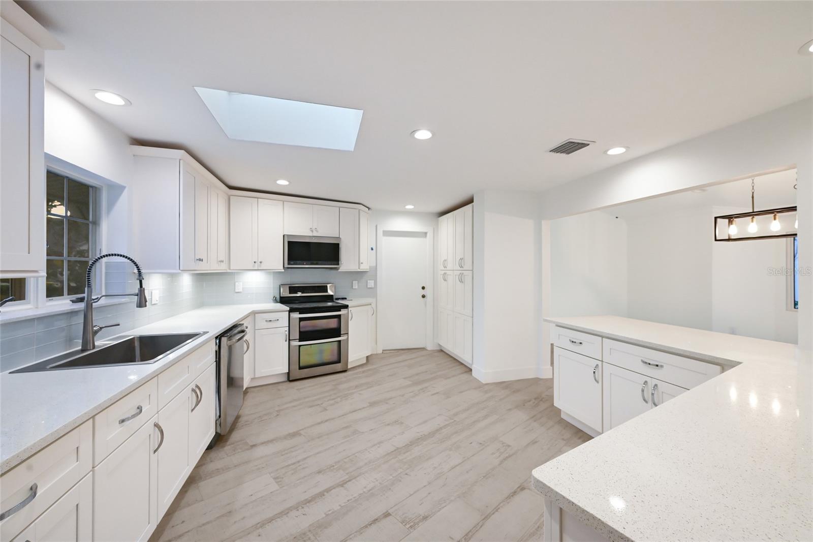 BAY ISLAND - Residential