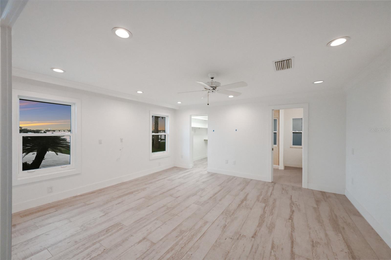 BAY ISLAND - Residential