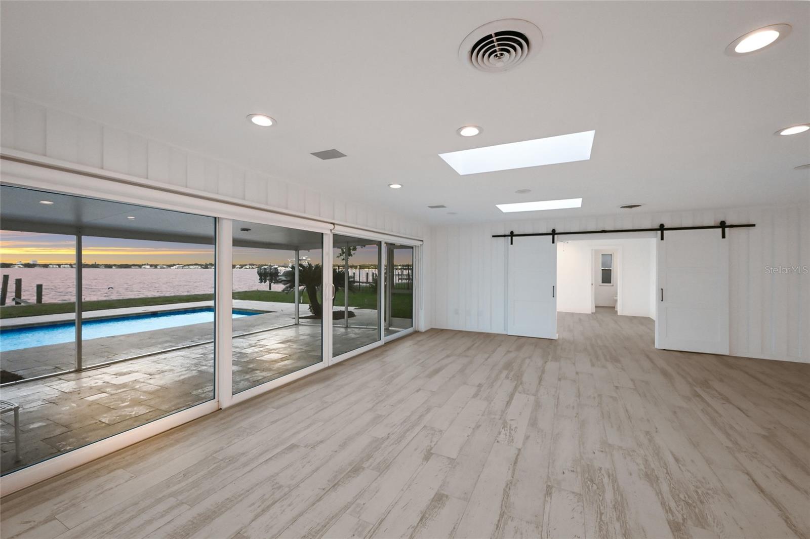 BAY ISLAND - Residential