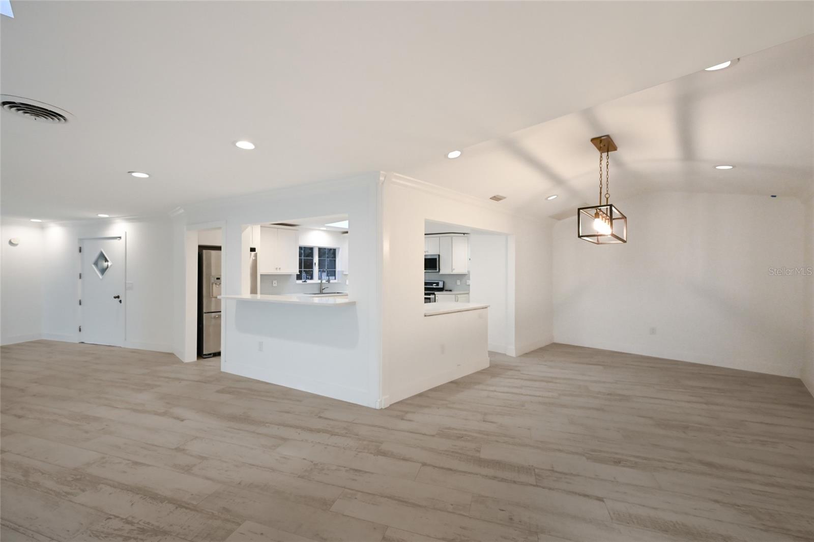 BAY ISLAND - Residential