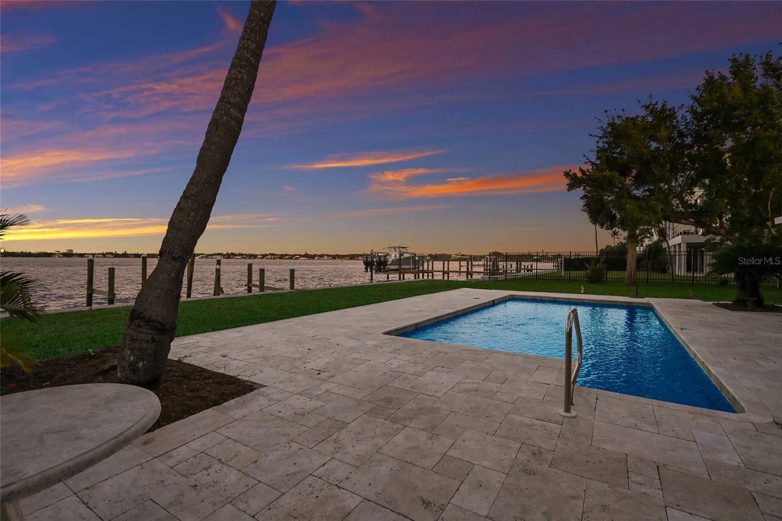 BAY ISLAND - Residential