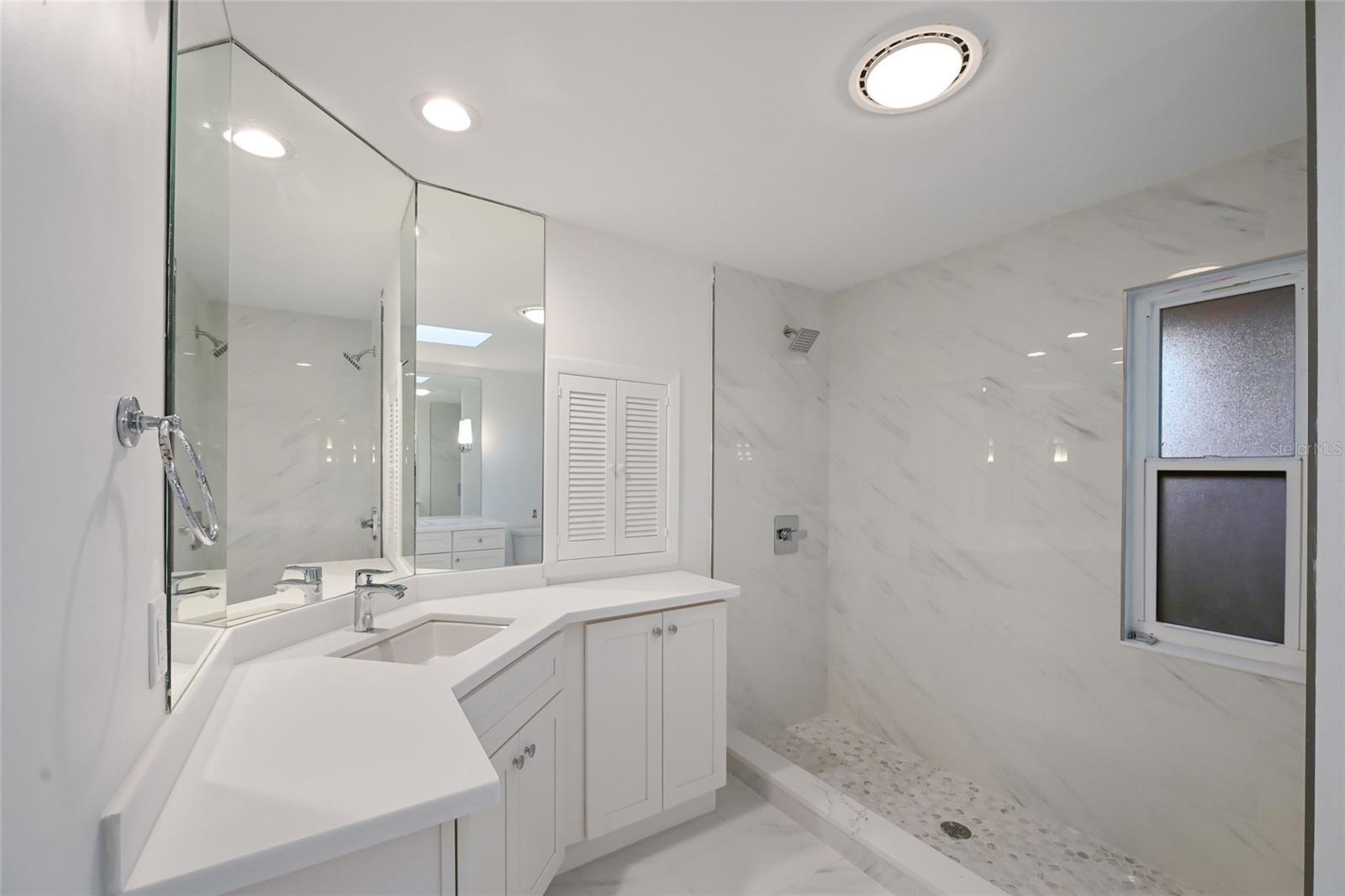 BAY ISLAND - Residential