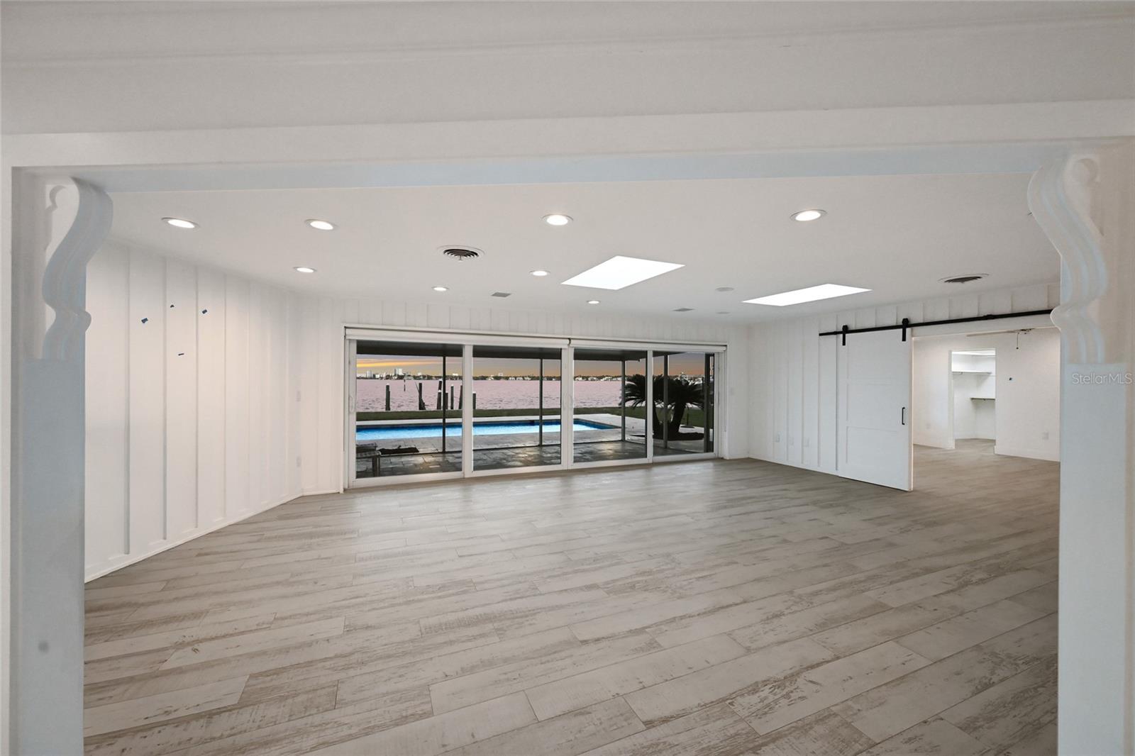 BAY ISLAND - Residential