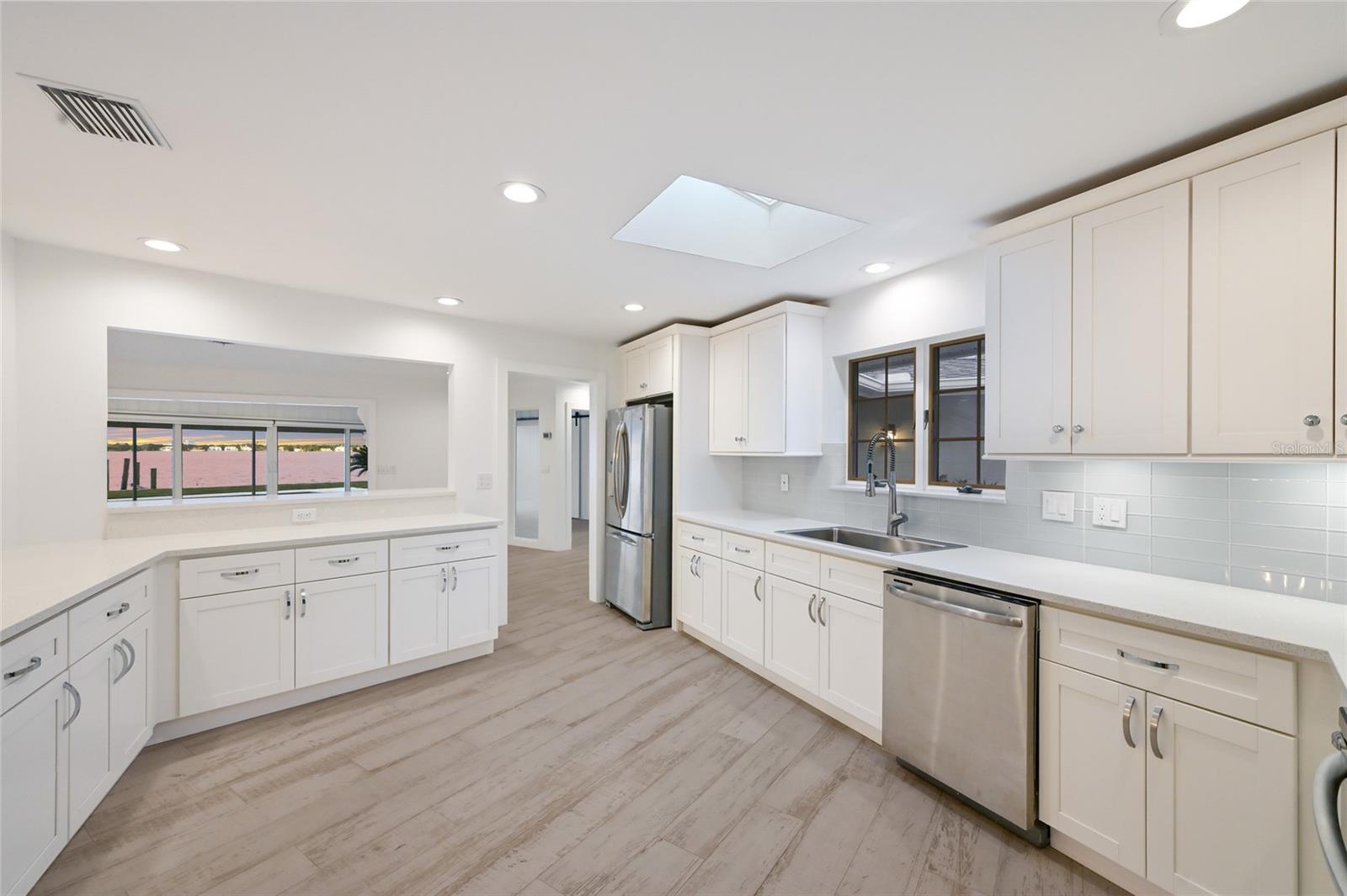 BAY ISLAND - Residential