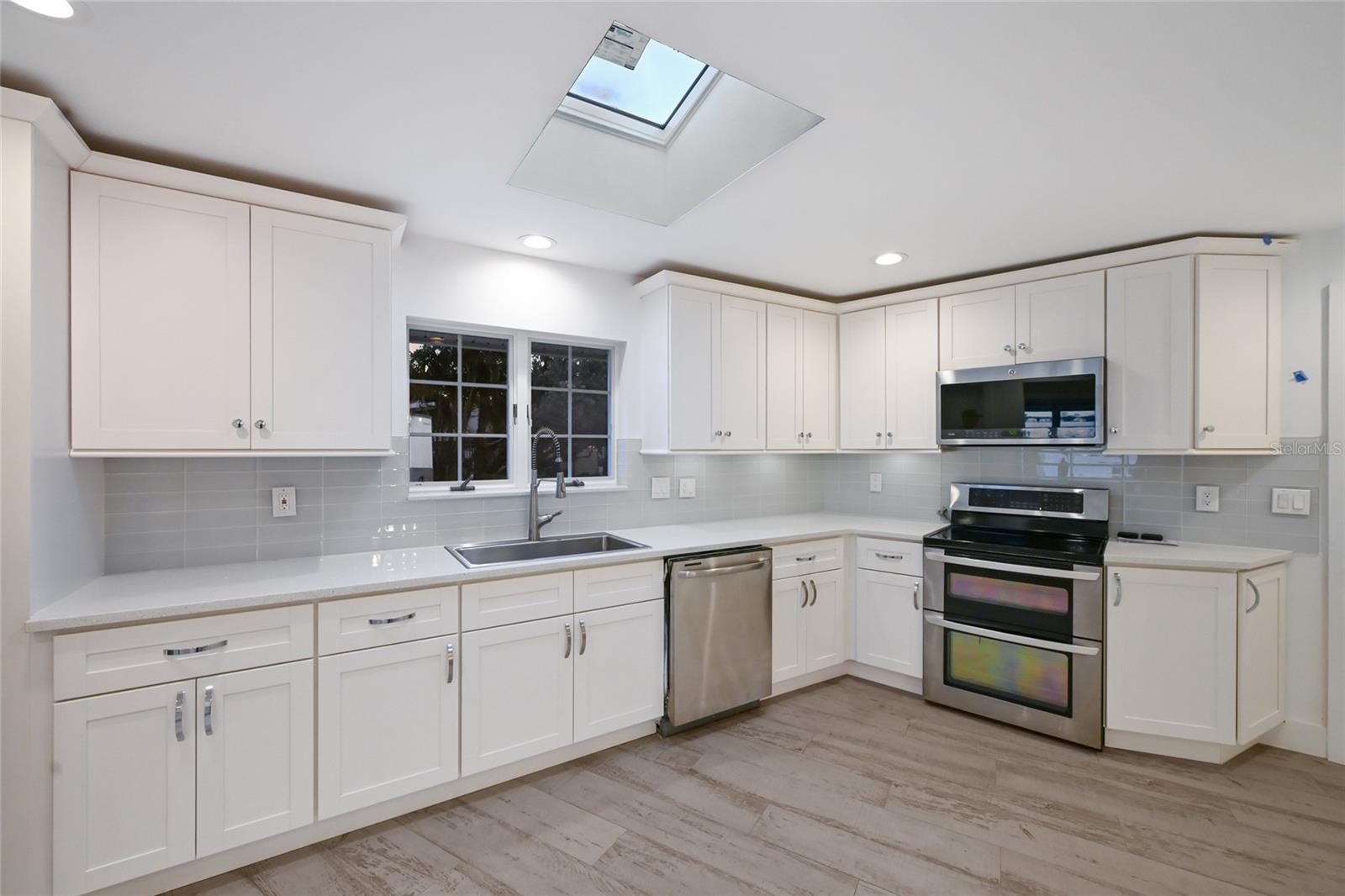 BAY ISLAND - Residential