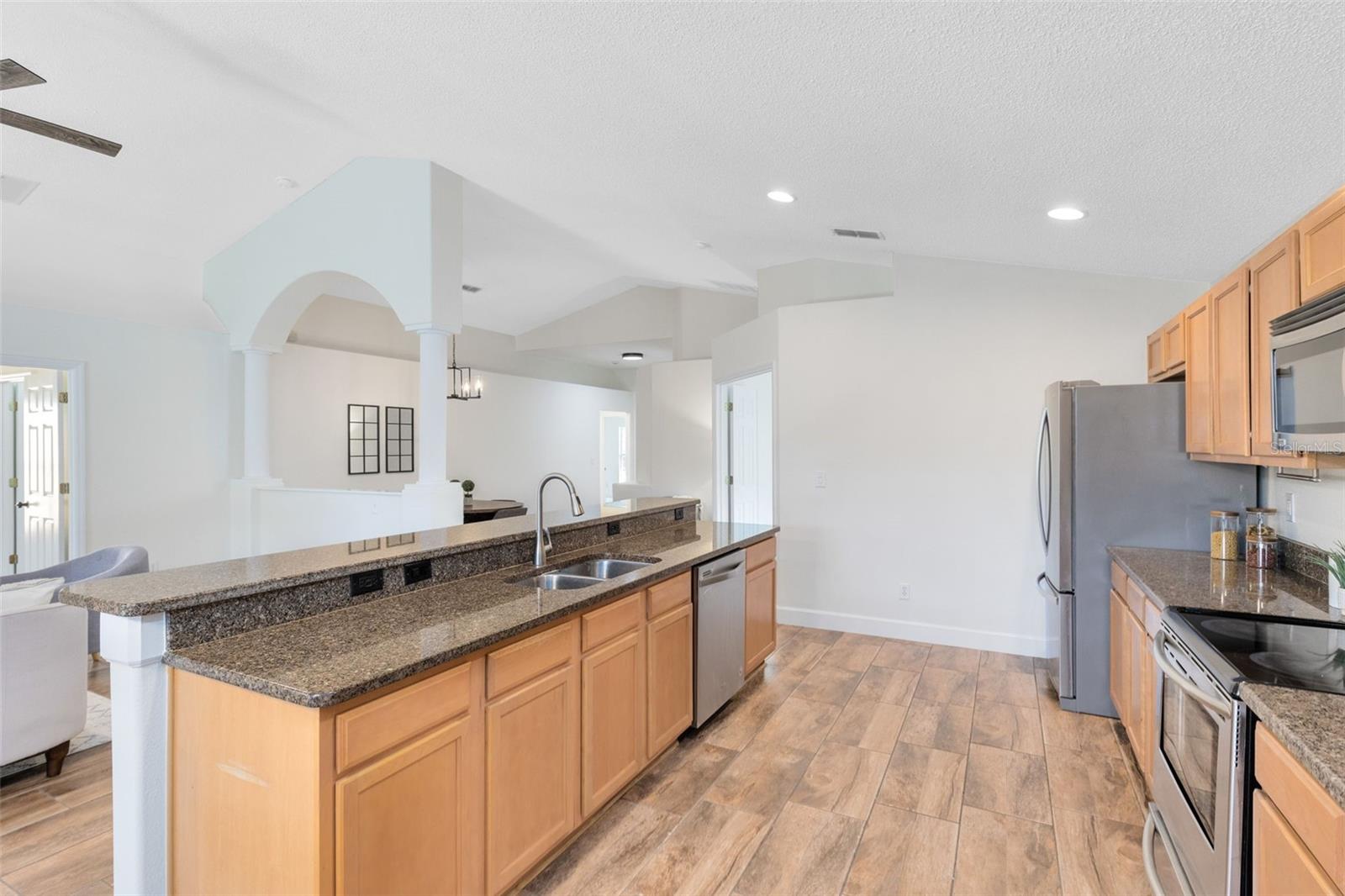 CHELSEA OAKS - Residential