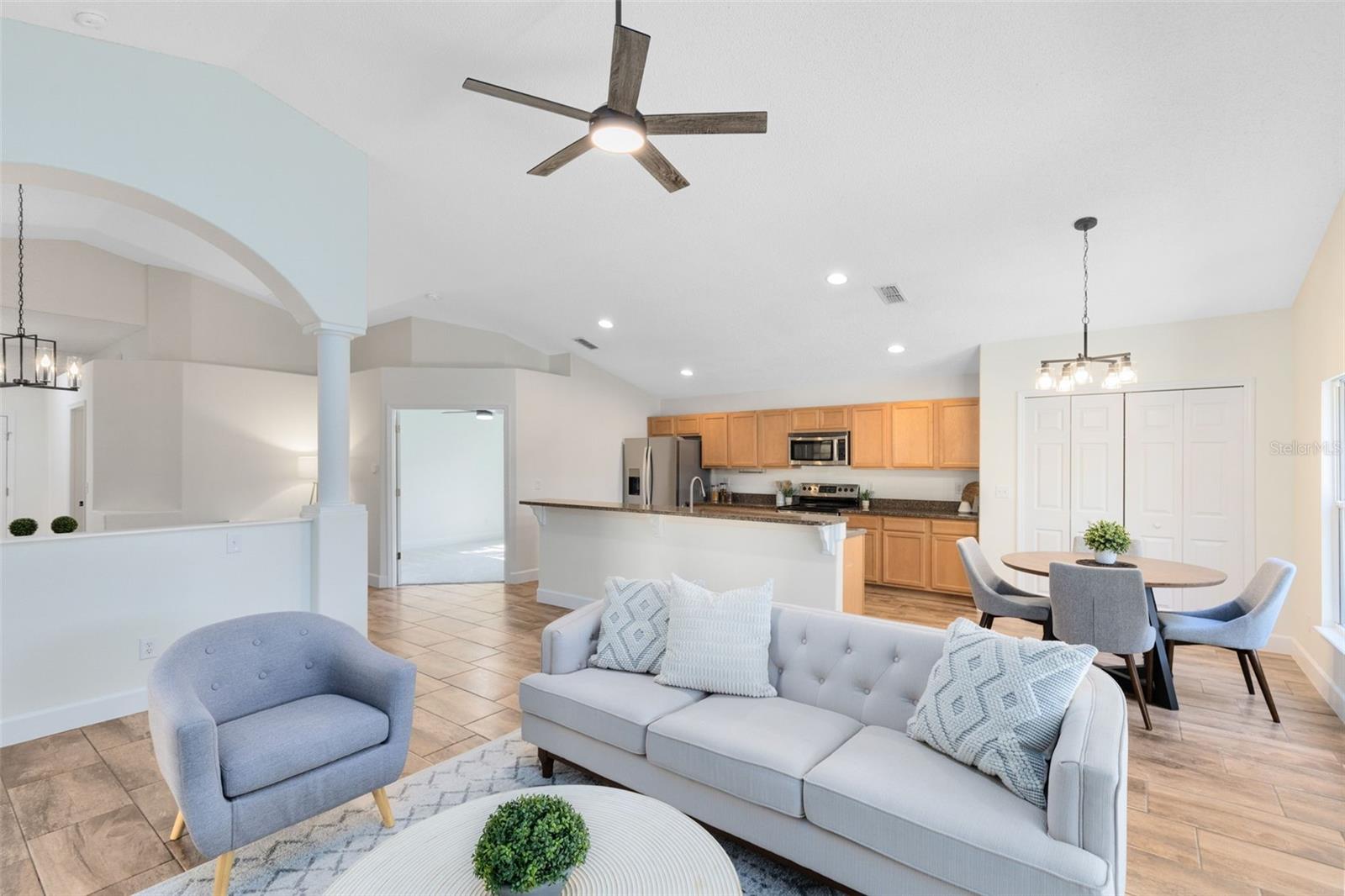 CHELSEA OAKS - Residential