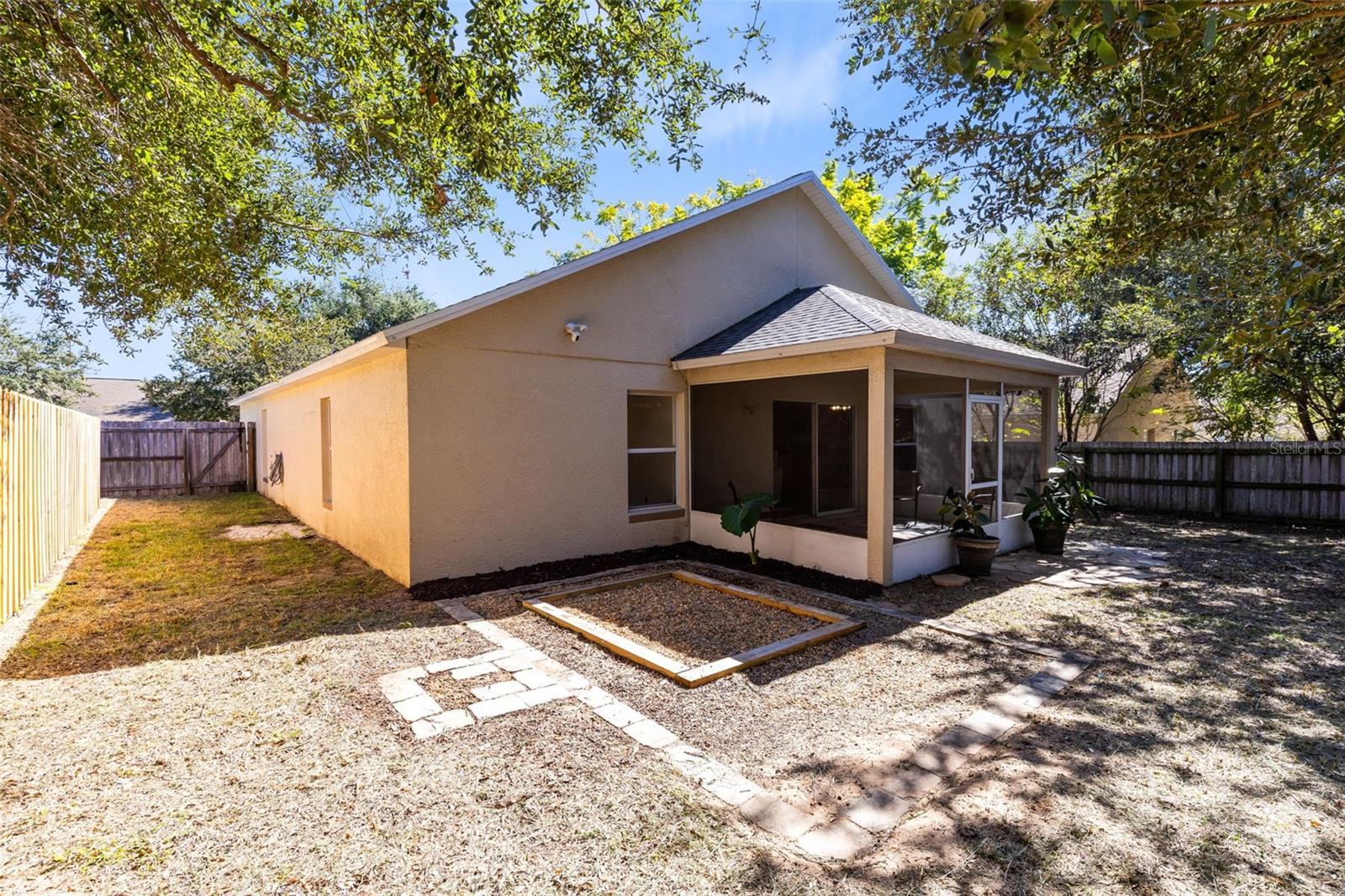 CHELSEA OAKS - Residential