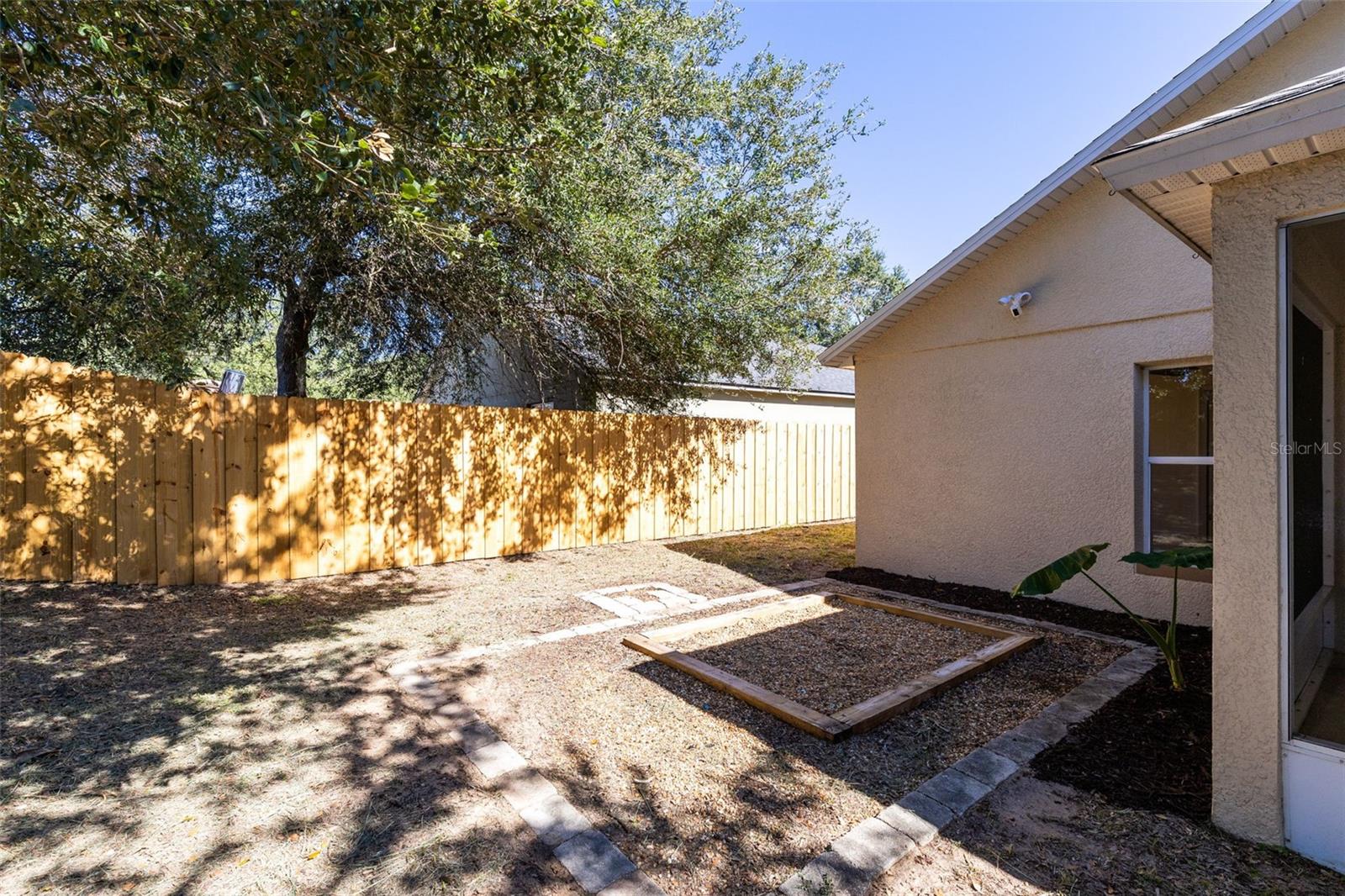 CHELSEA OAKS - Residential