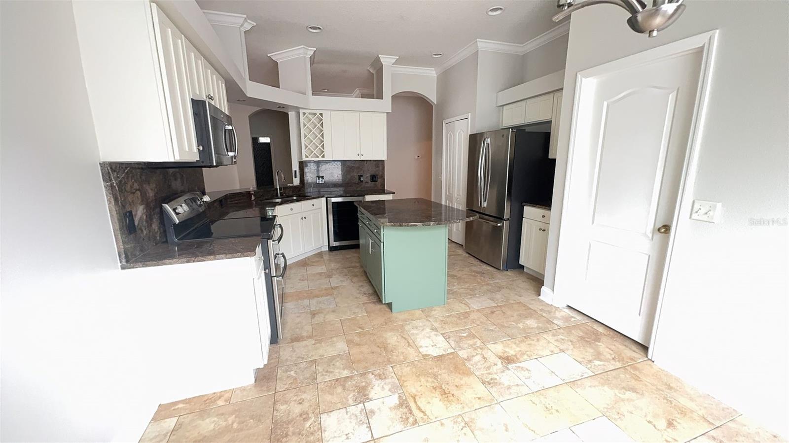 REFLECTIONS PH 1 - Residential Lease