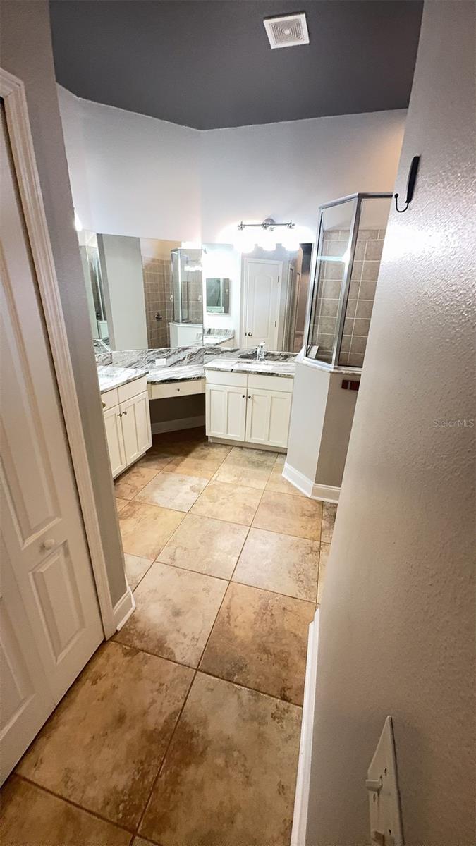 REFLECTIONS PH 1 - Residential Lease