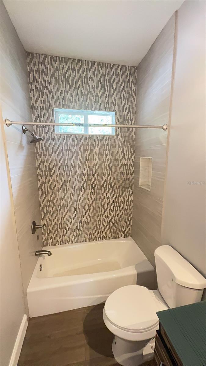 REFLECTIONS PH 1 - Residential Lease