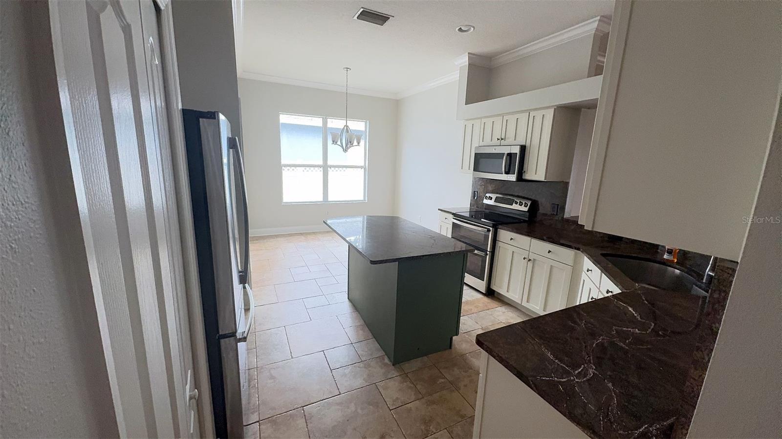 REFLECTIONS PH 1 - Residential Lease