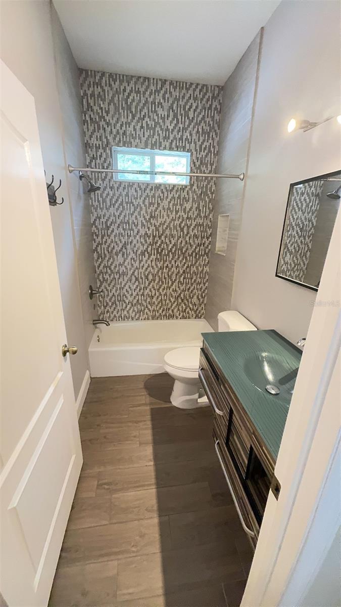 REFLECTIONS PH 1 - Residential Lease