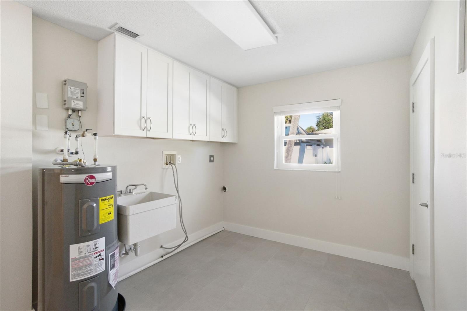 SIESTAS BAYSIDE WATERSIDE EAST - Residential