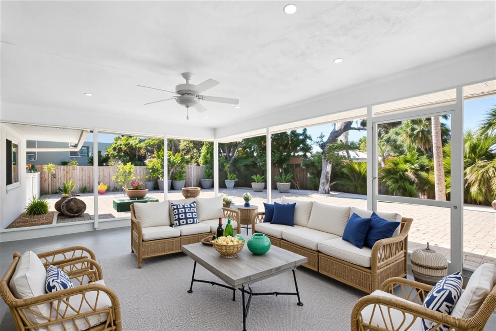 SIESTAS BAYSIDE WATERSIDE EAST - Residential