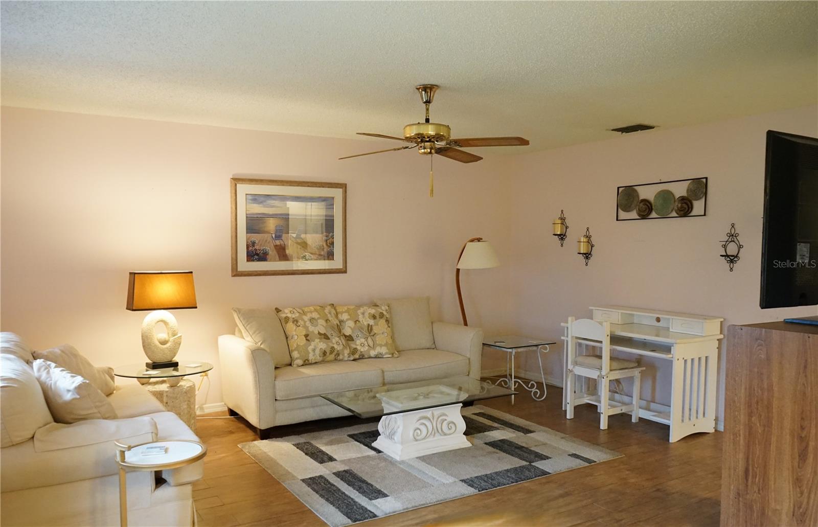 1904 CANTERBURY LANE 24