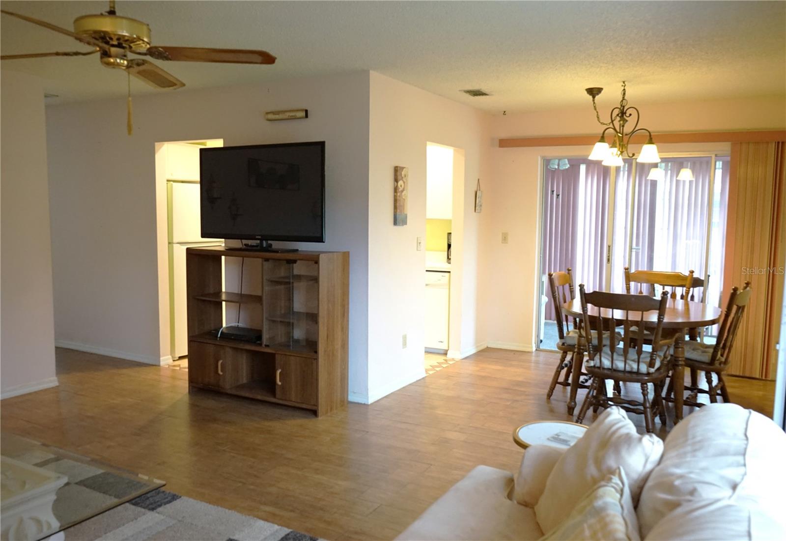 1904 CANTERBURY LANE 24