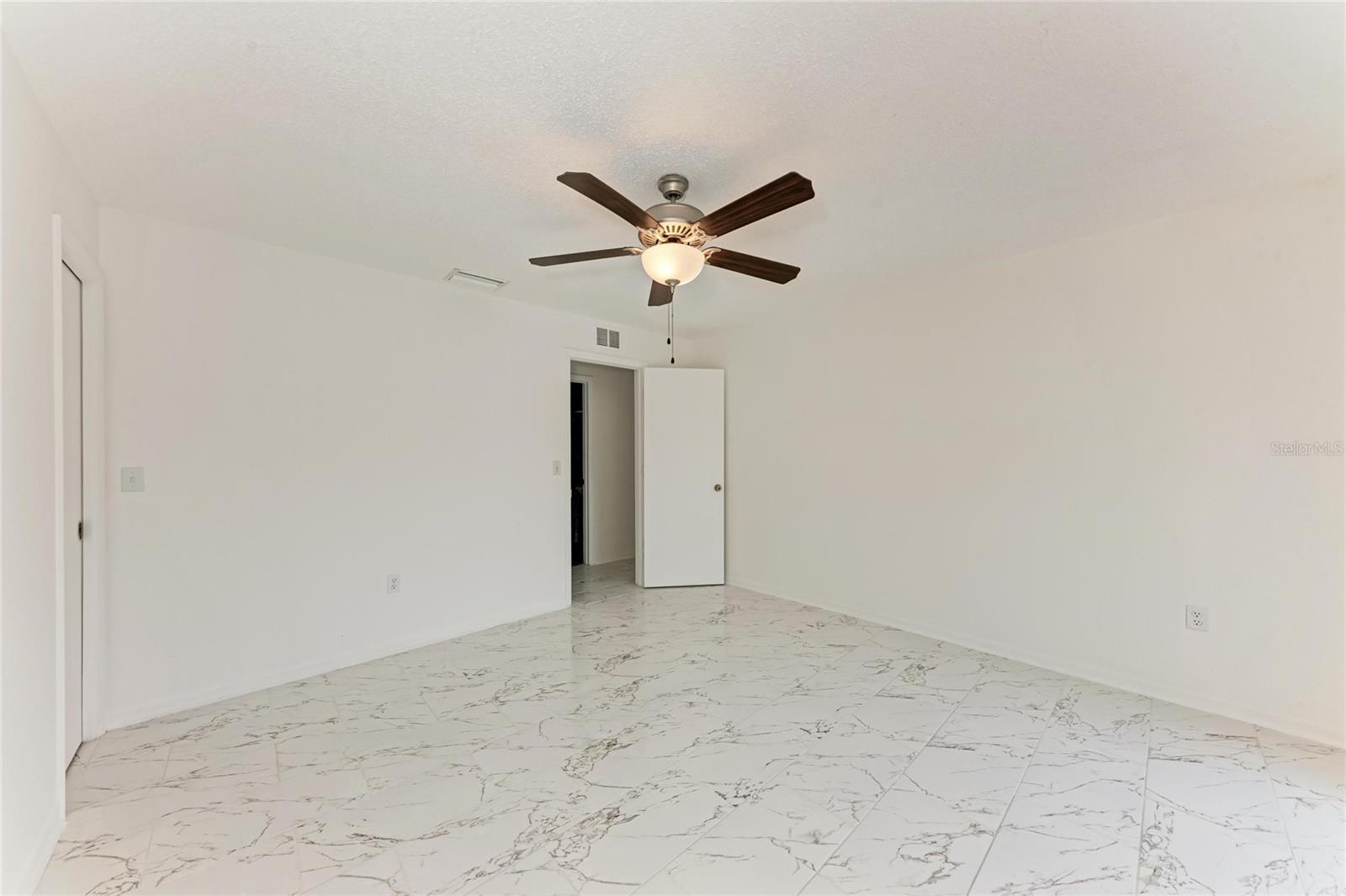 LAKE SARASOTA - Residential