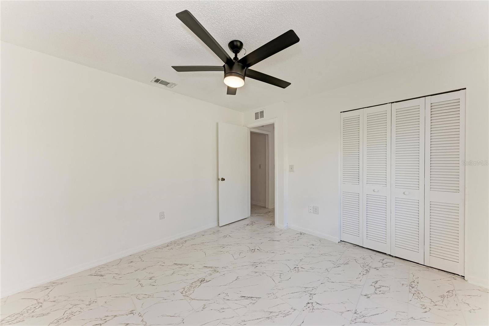 LAKE SARASOTA - Residential