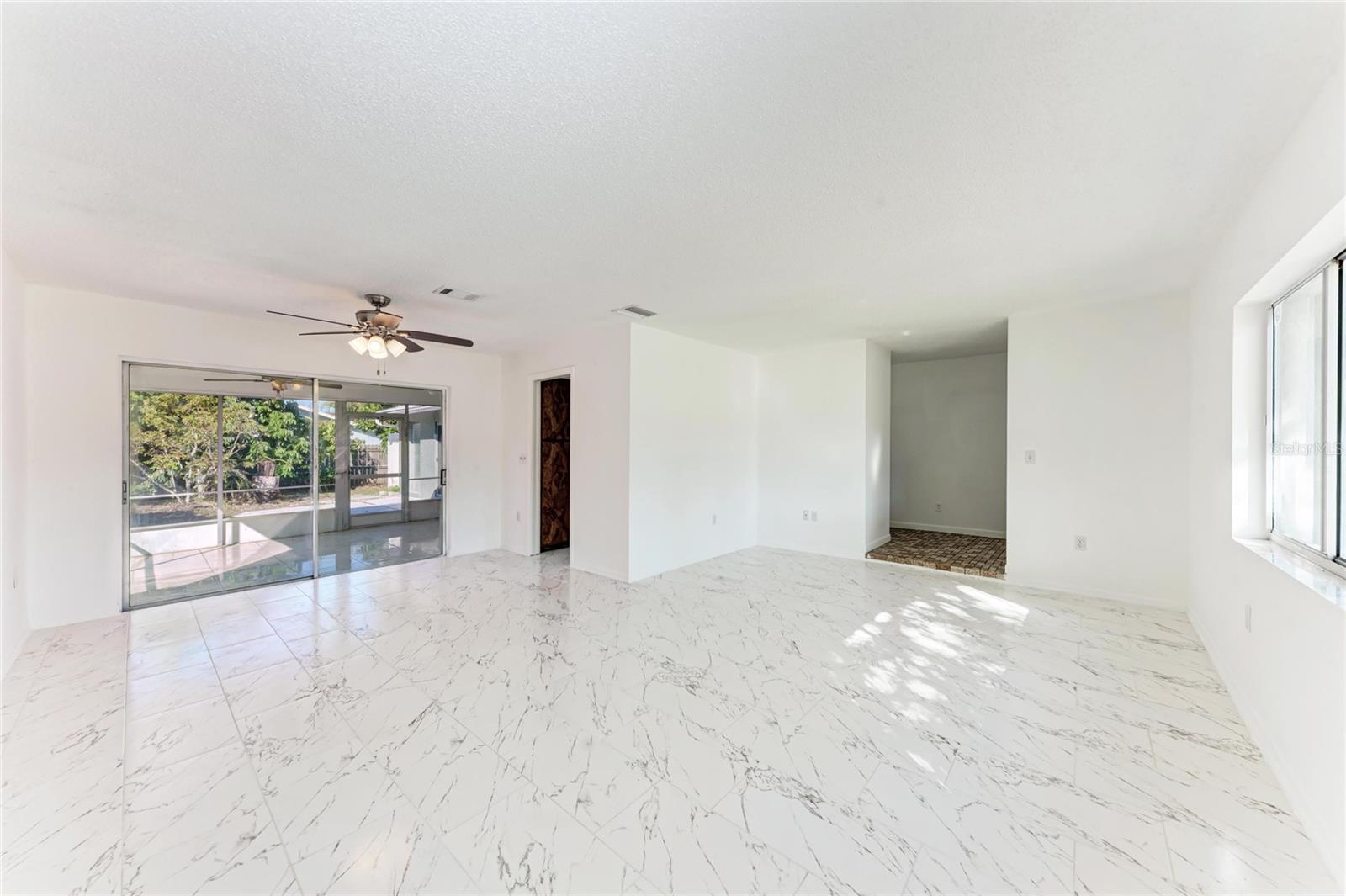 LAKE SARASOTA - Residential