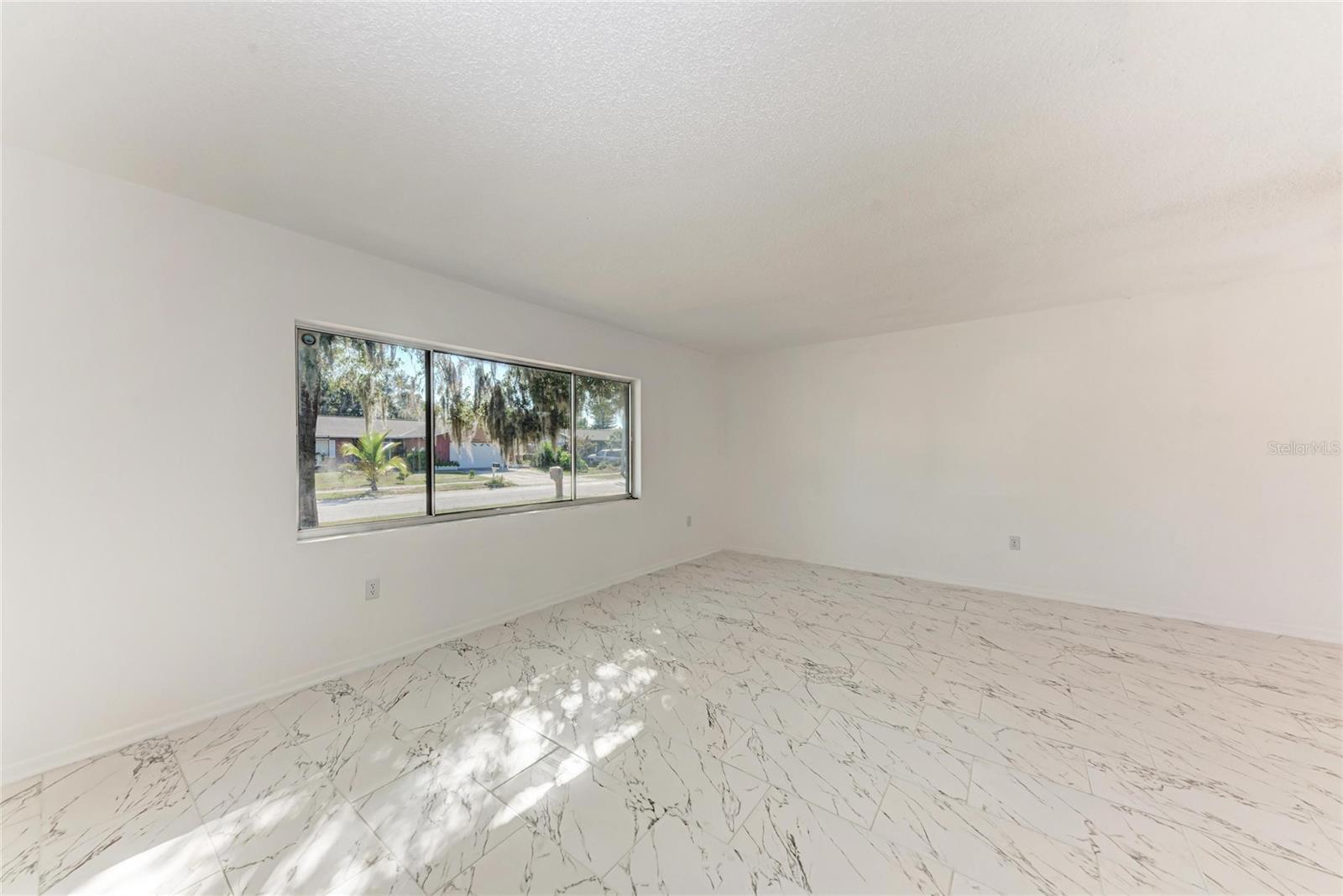 LAKE SARASOTA - Residential