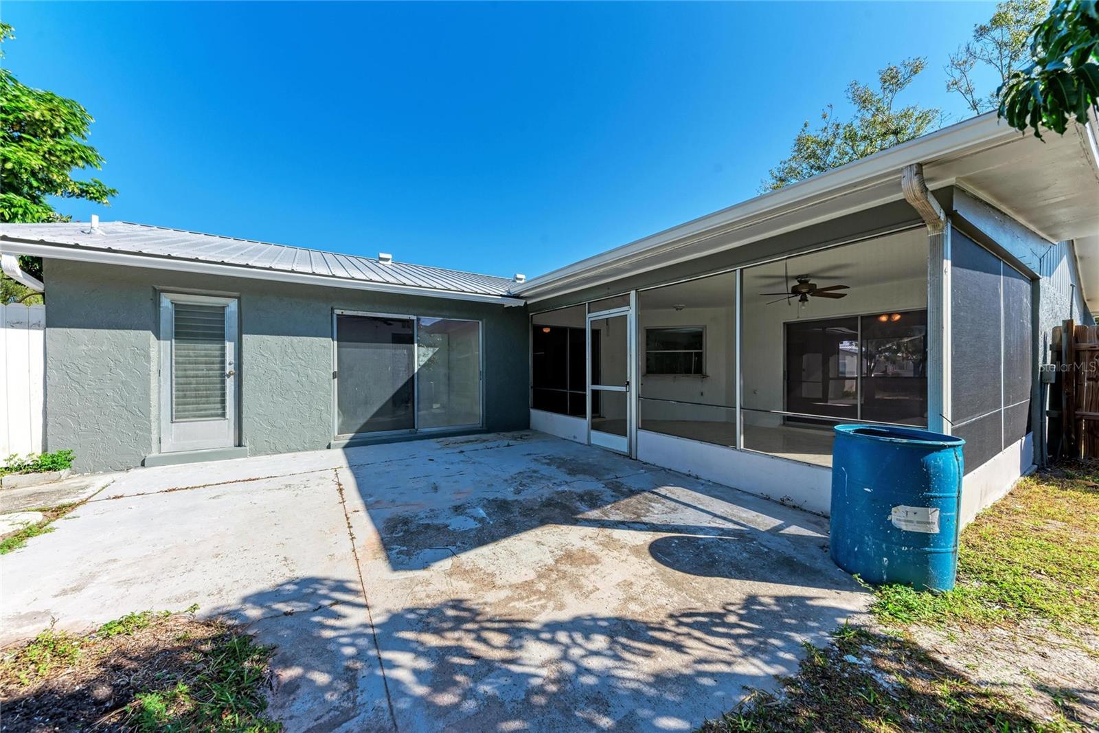 LAKE SARASOTA - Residential