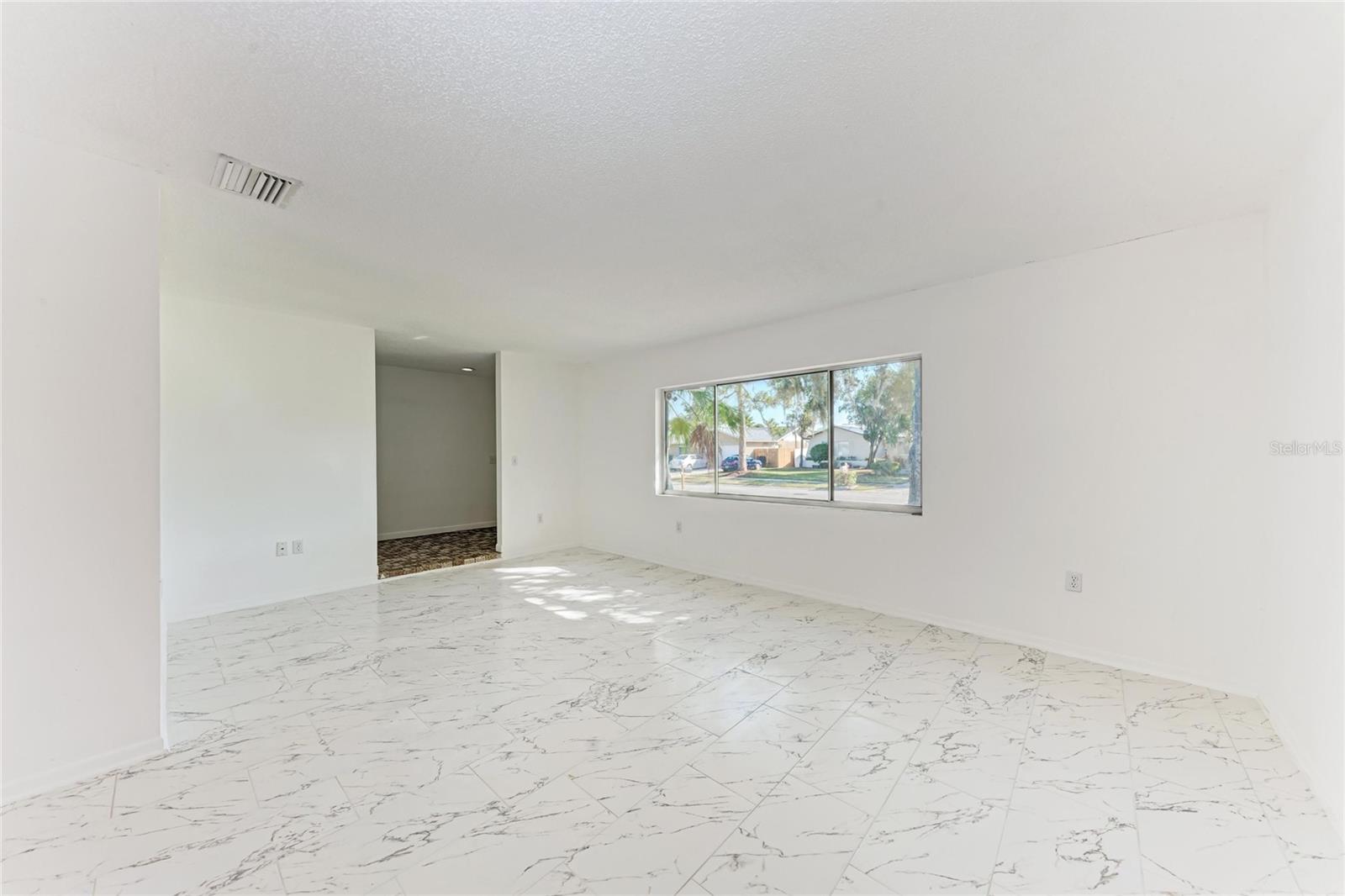 LAKE SARASOTA - Residential