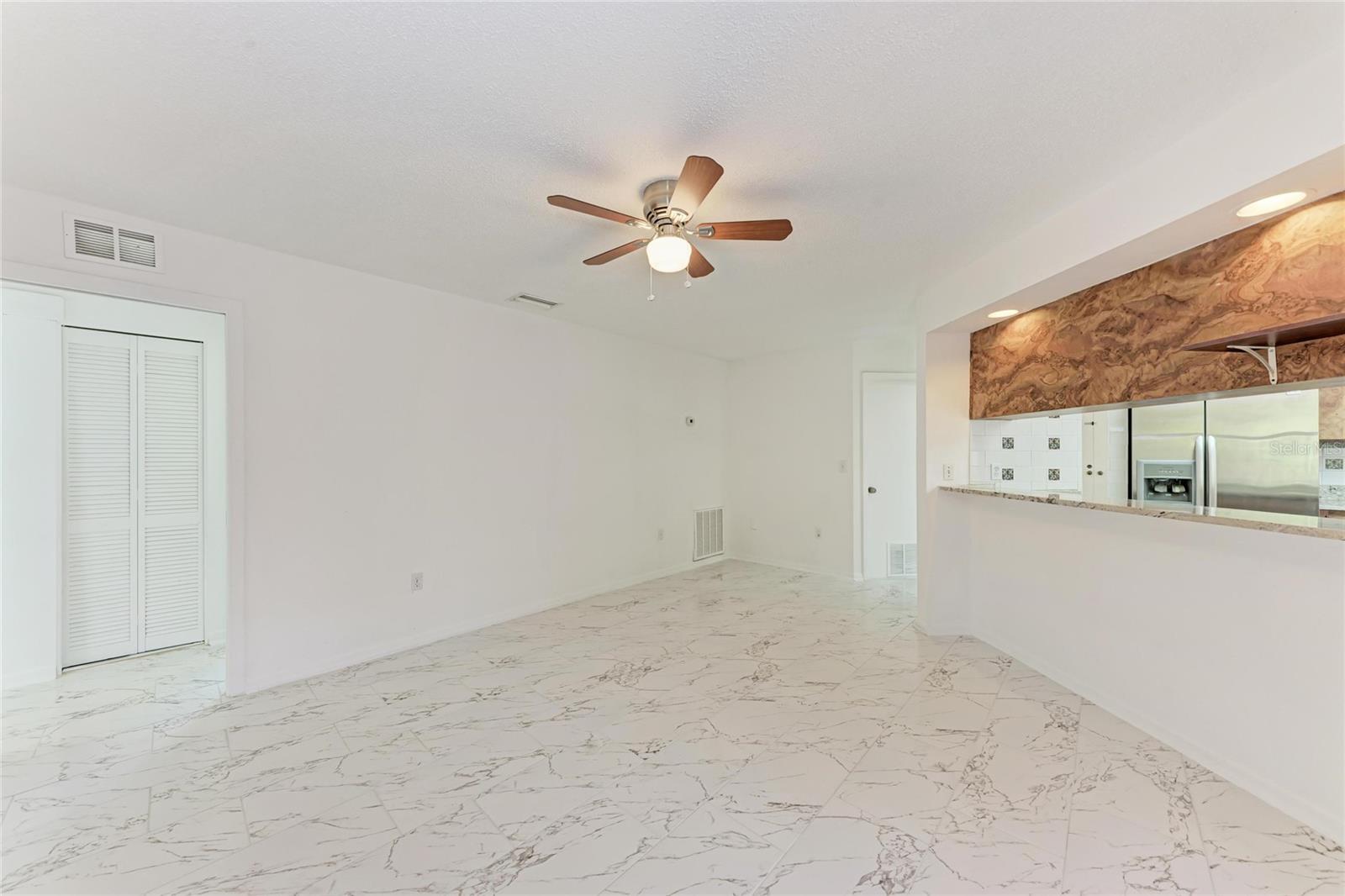 LAKE SARASOTA - Residential