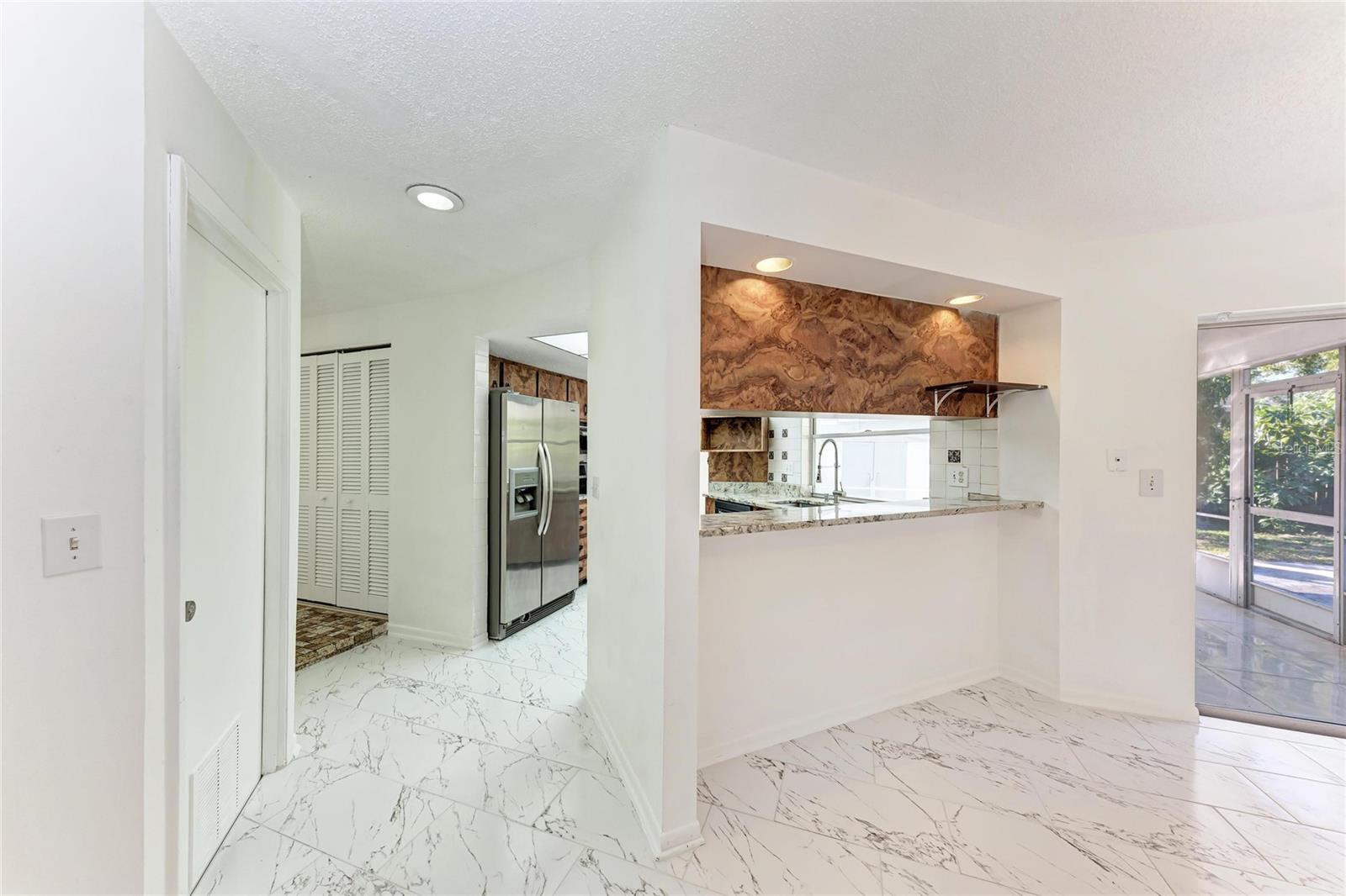 LAKE SARASOTA - Residential