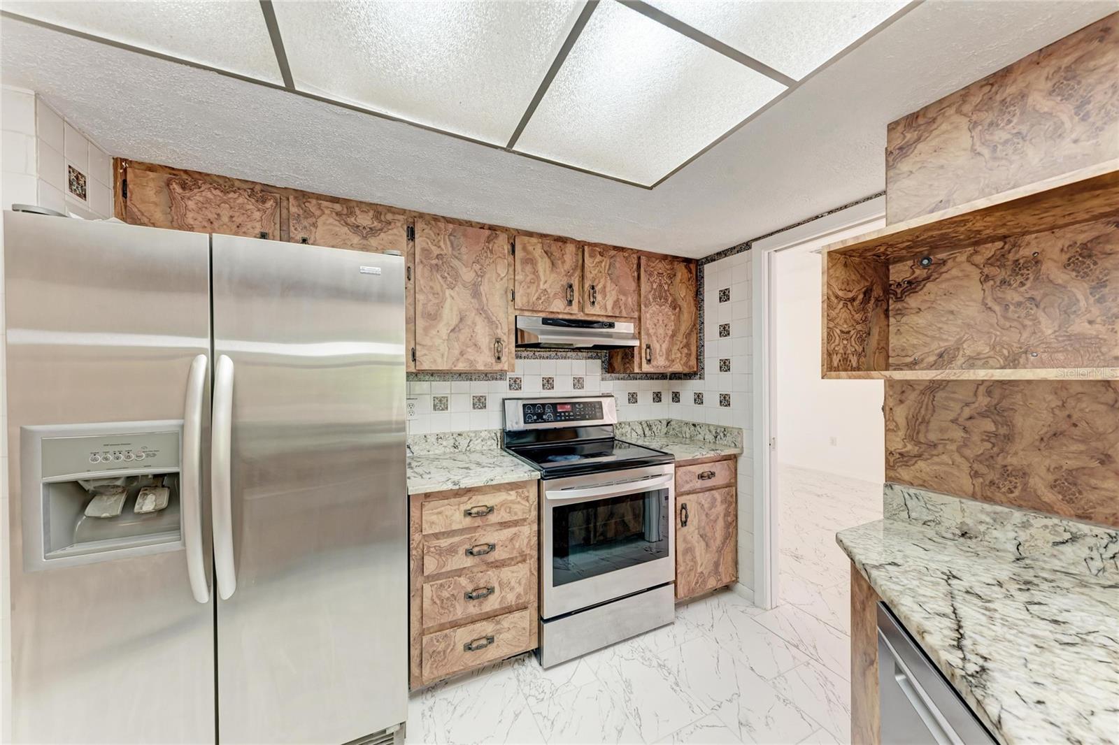 LAKE SARASOTA - Residential