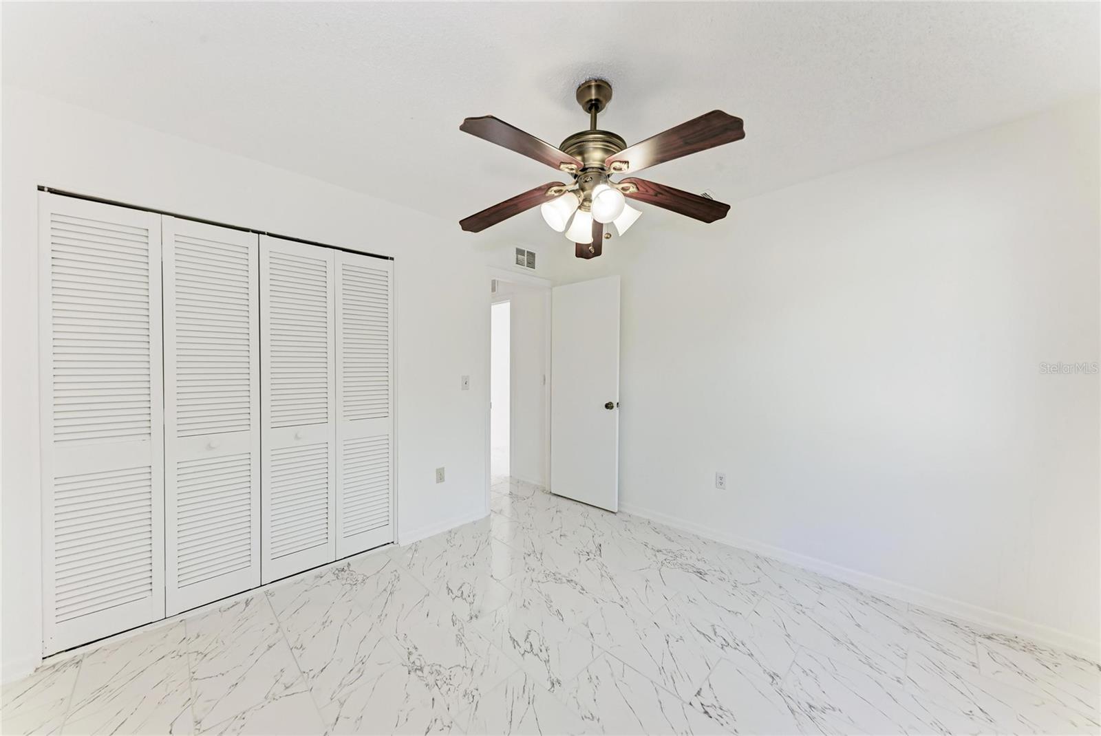 LAKE SARASOTA - Residential