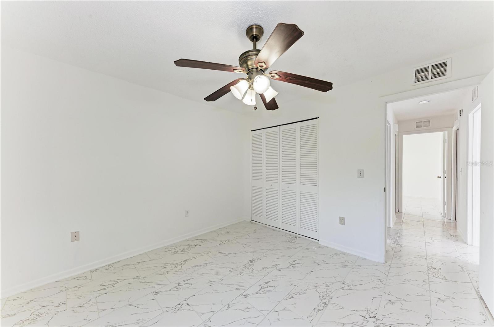 LAKE SARASOTA - Residential