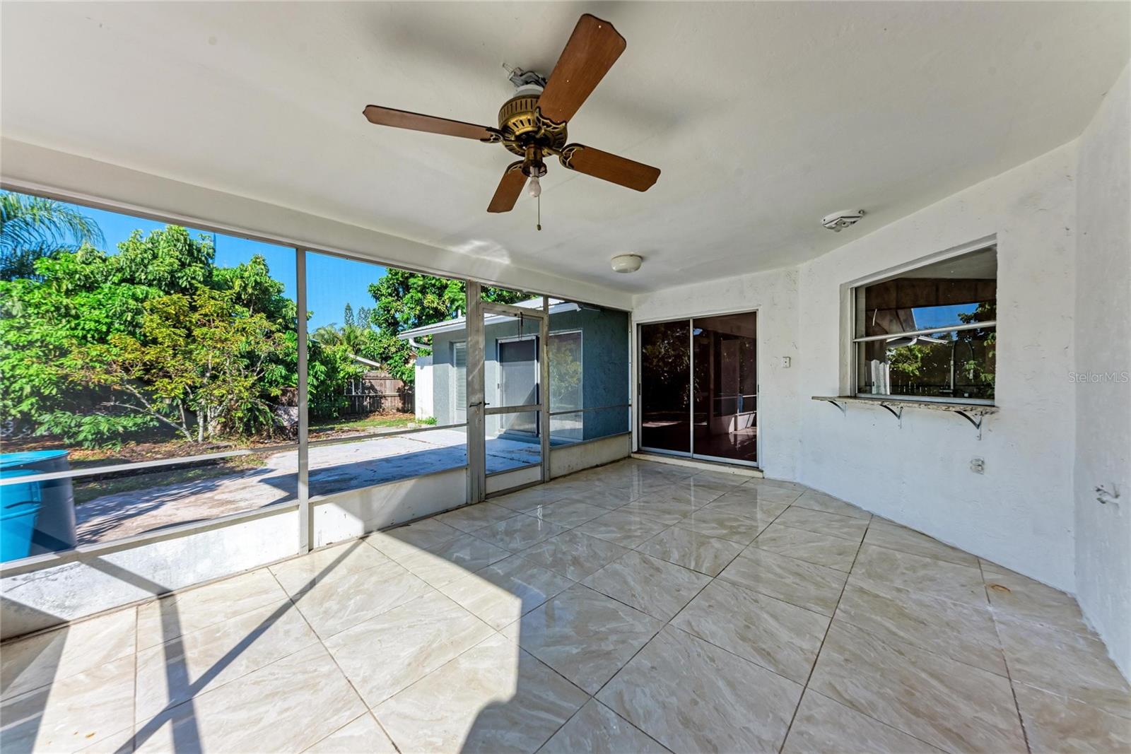 LAKE SARASOTA - Residential