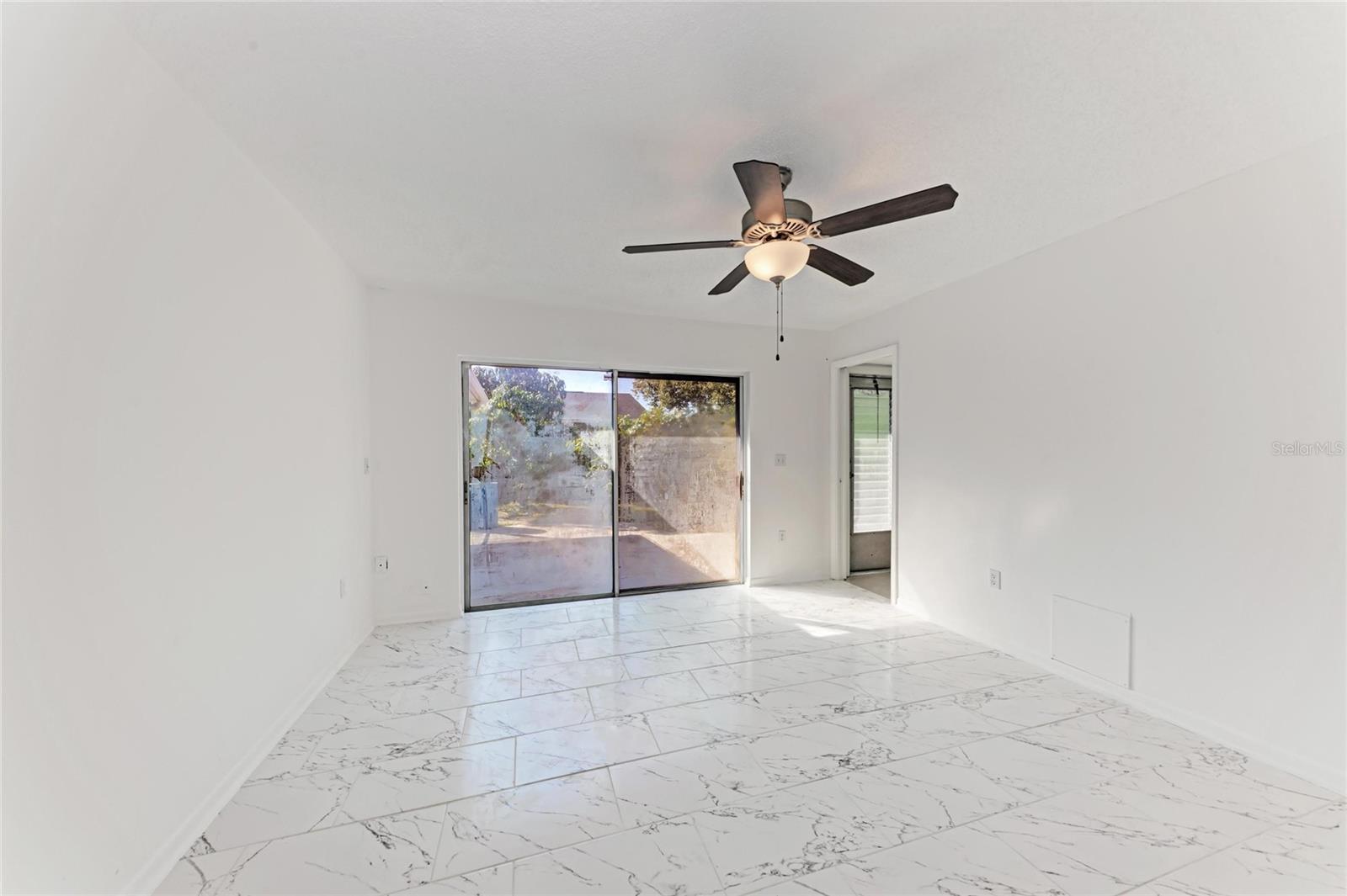 LAKE SARASOTA - Residential