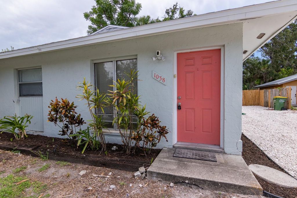 Photo of 1038 25th Street, Sarasota, FL 34234 (MLS # A4683856)